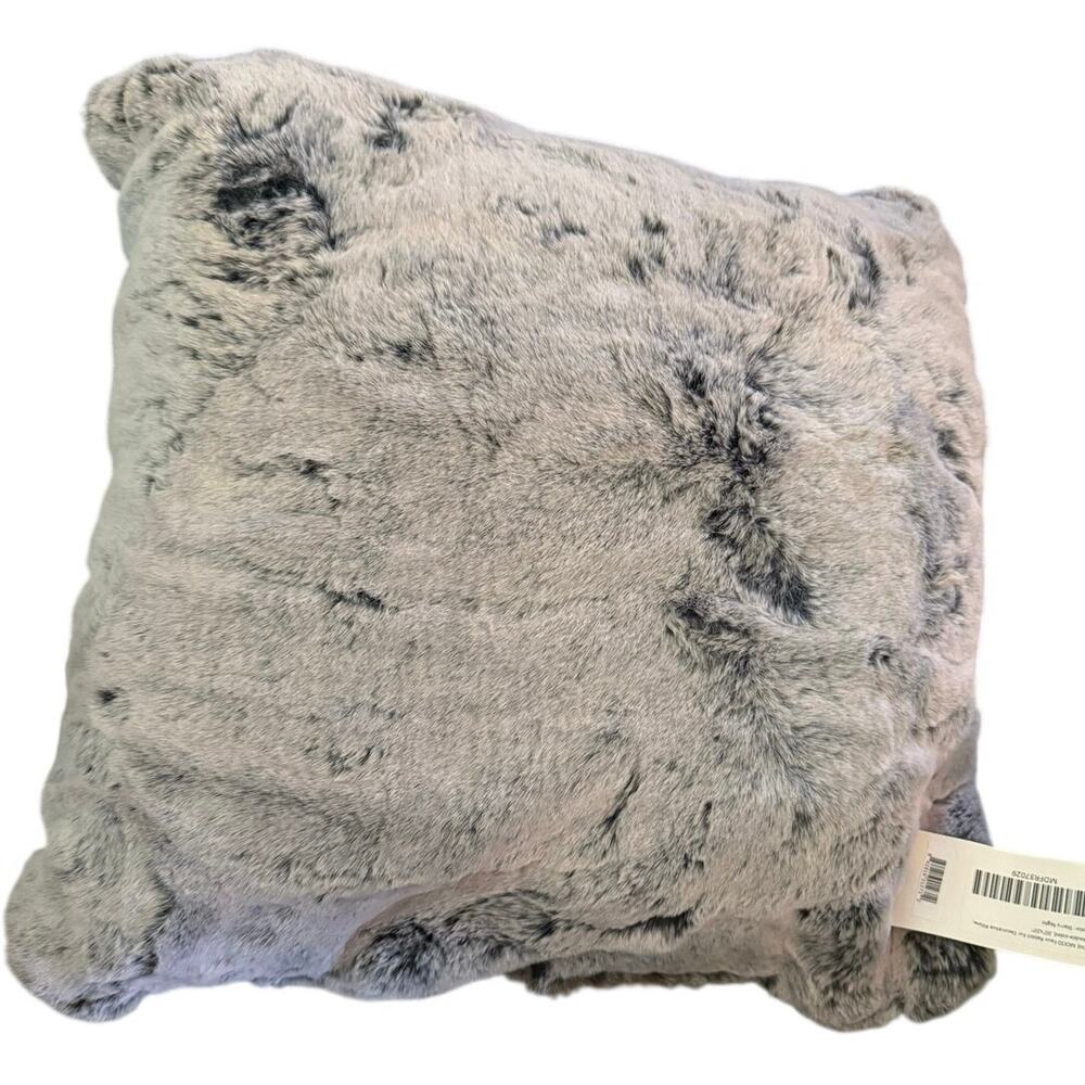 THE MOOD Faux Rabbit Fur Decorative Pillow Two sided  20"x 20"( 2)  Starry night